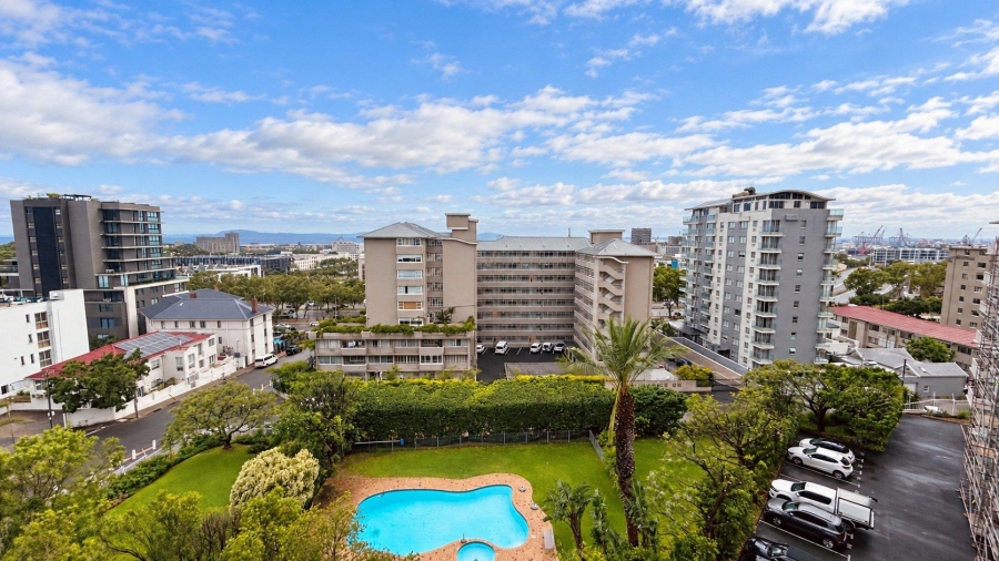 2 Bedroom Property for Sale in Green Point Western Cape